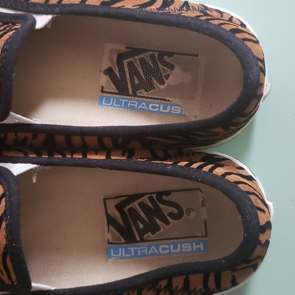 Vans Classic Slip-on Shoes Unisex Tiger Print Men's size 3.5 Women's size 5.0 - Picture 8 of 8